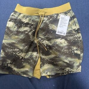 Men’s NWT lululemon short